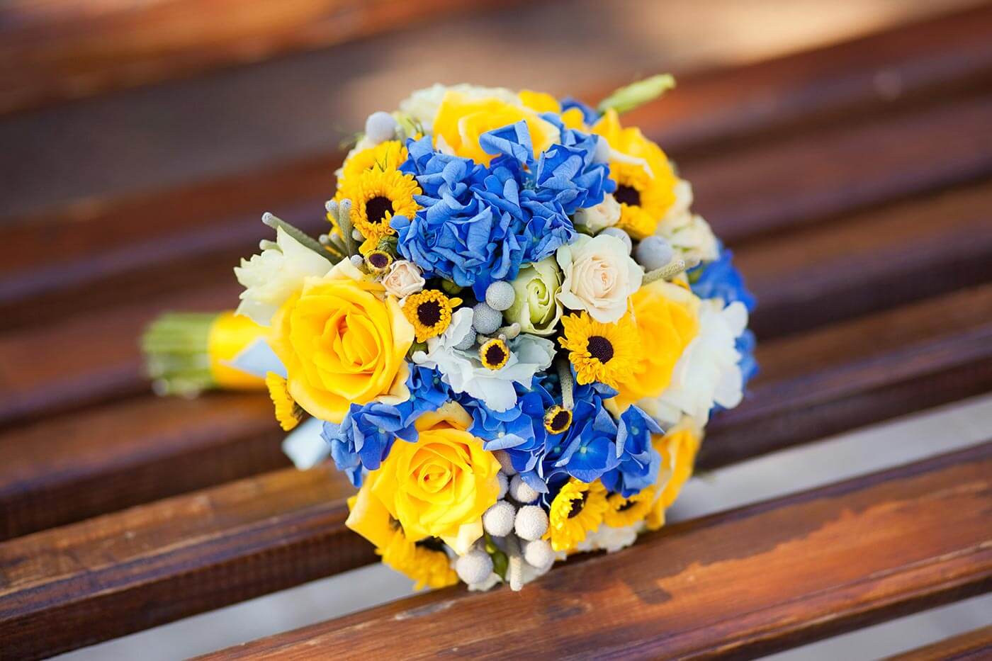 bouquet de mariée bleu jaune