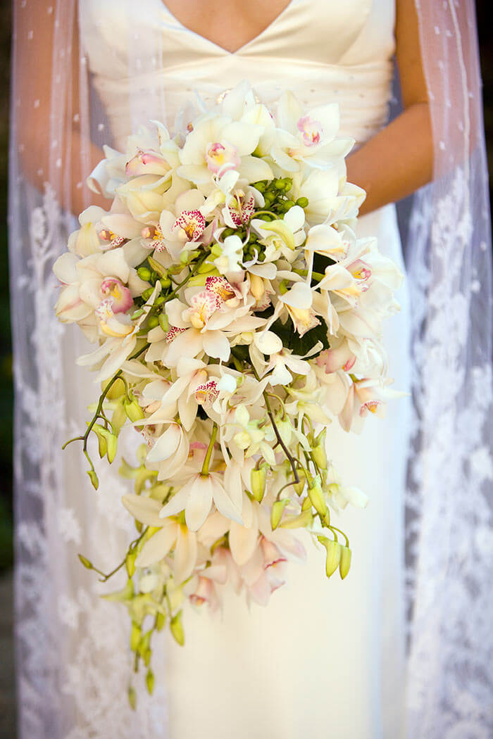 Bouquet de mariée avec orchidées en blanc