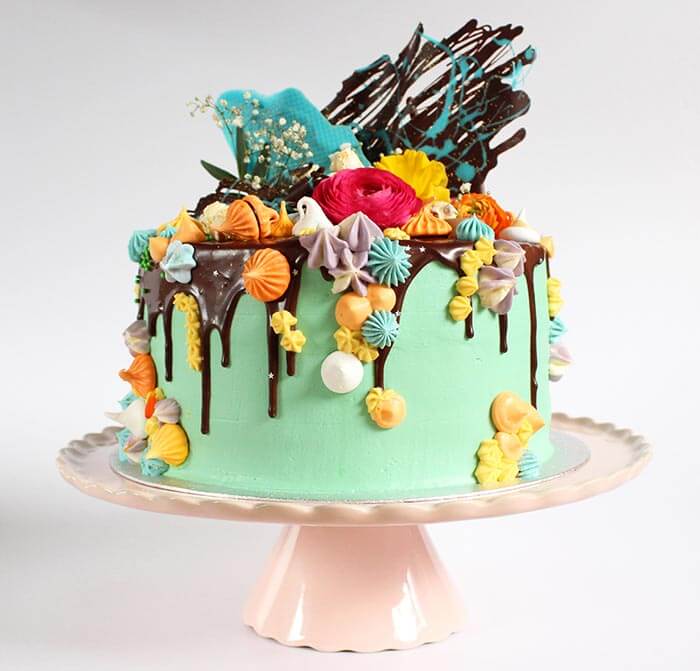 gâteau de mariage coloré