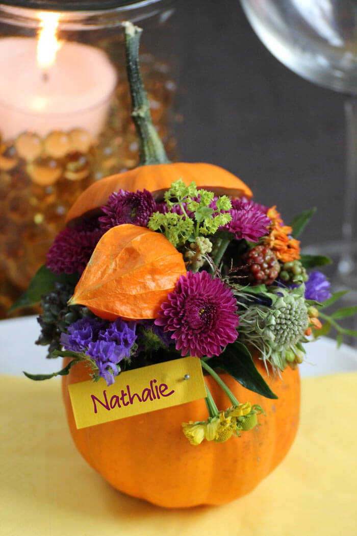 cartes de table d'automne avec citrouille