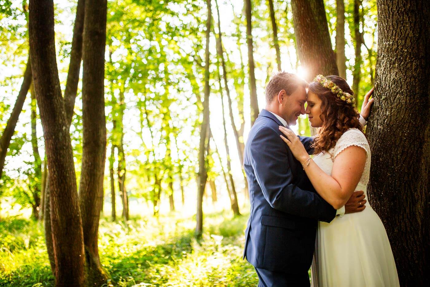 Shooting de couple en forêt