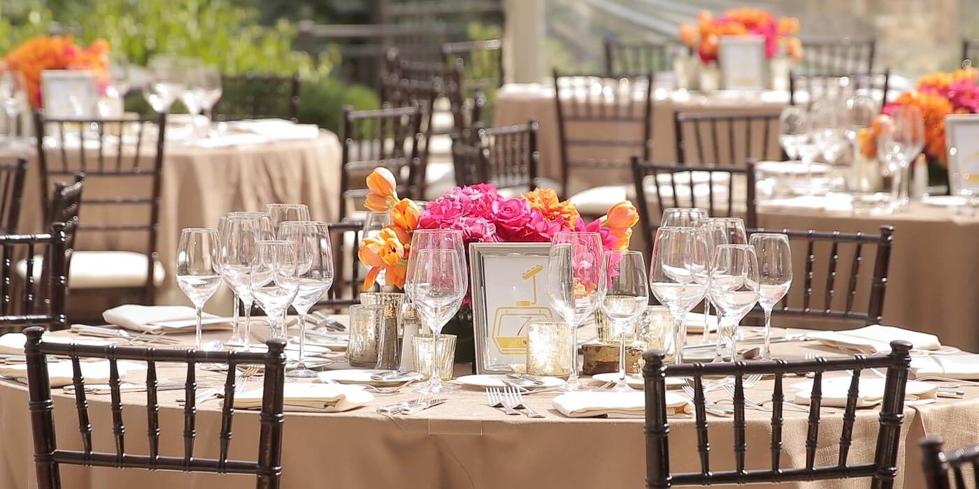 décoration de table rose et orange