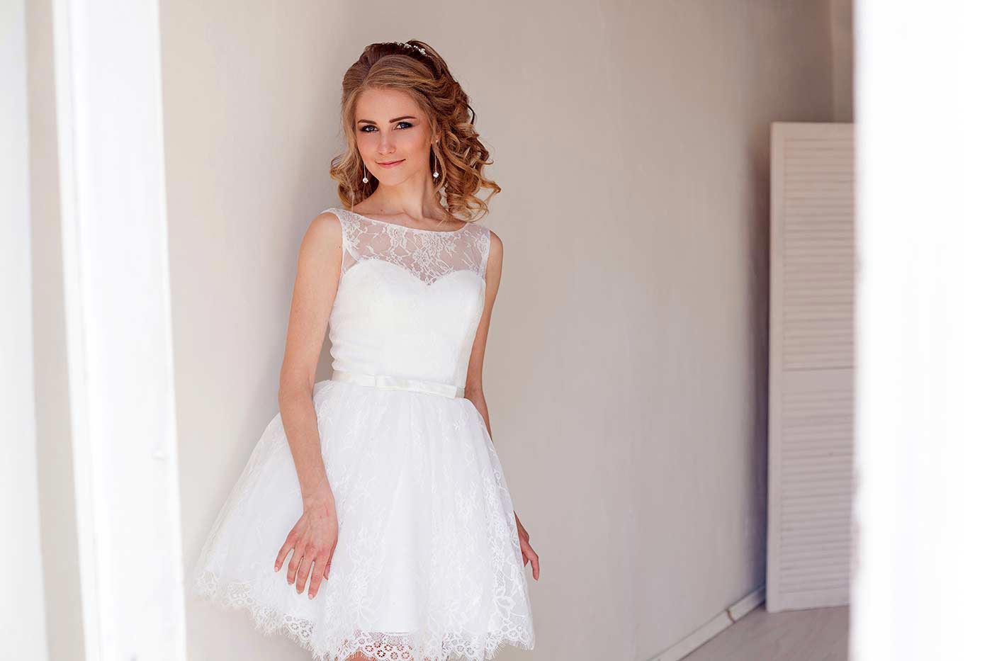 robe de mariée courte dentelle