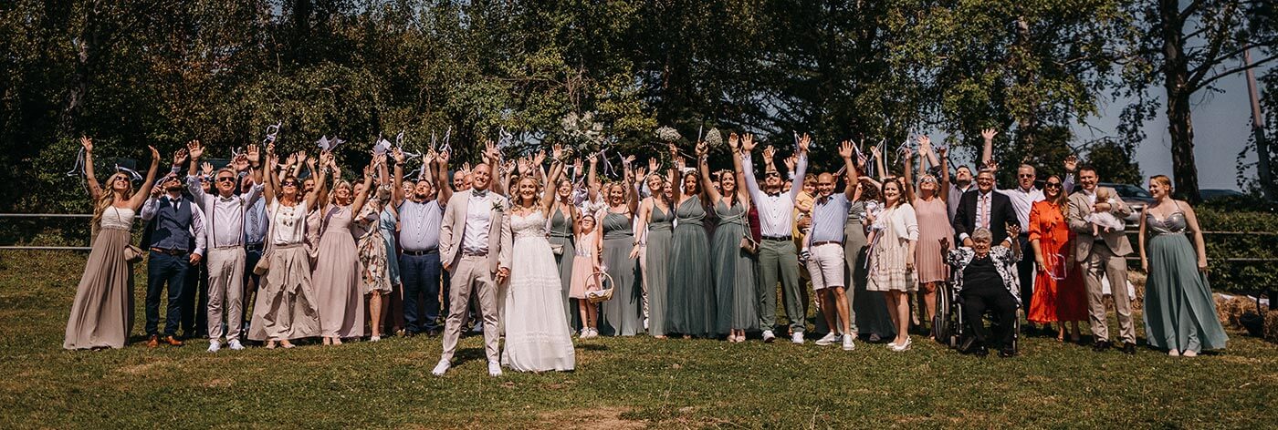 photo de groupe du mariage