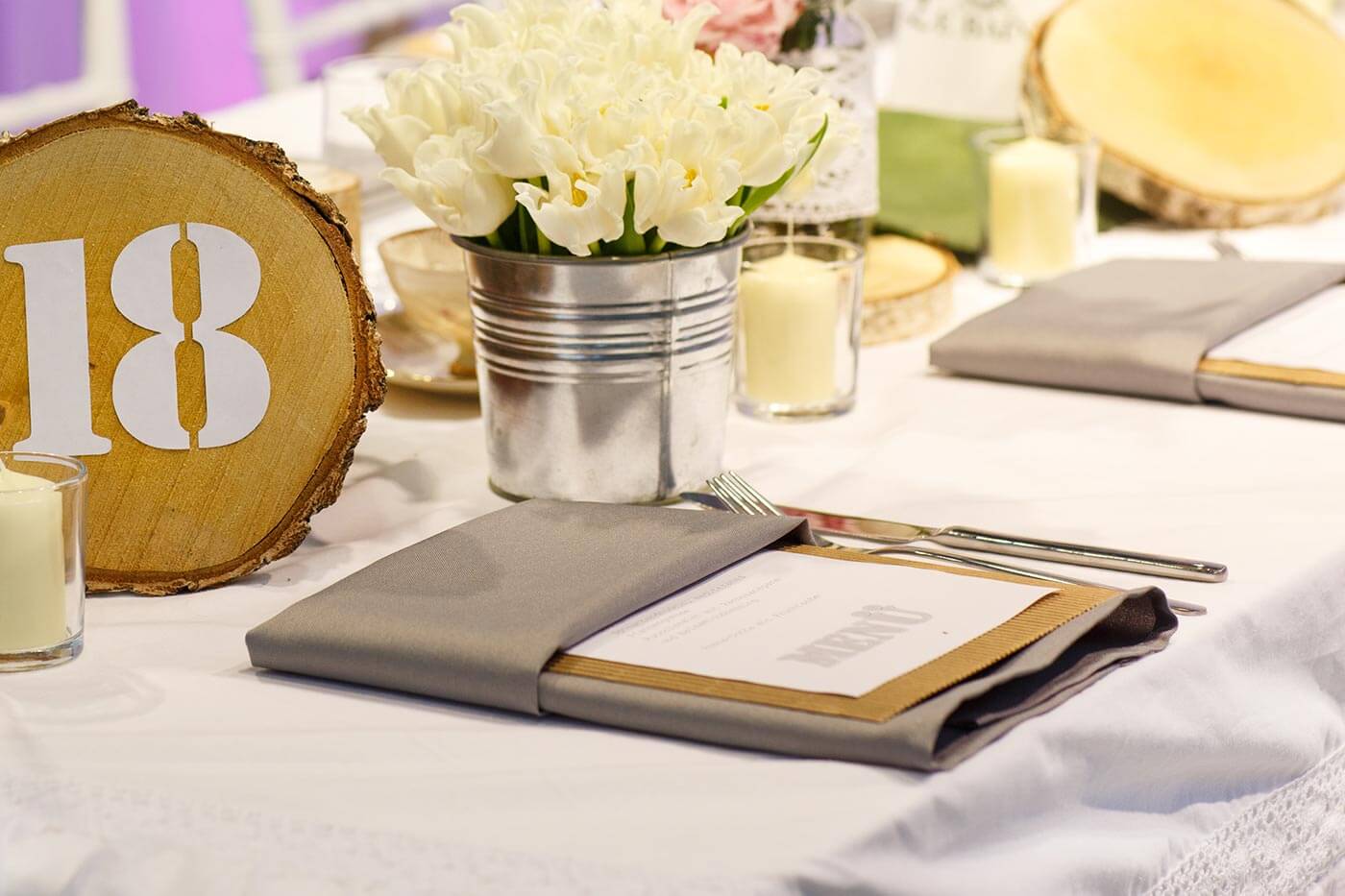 Pliage de pochette à couverts en serviette de table