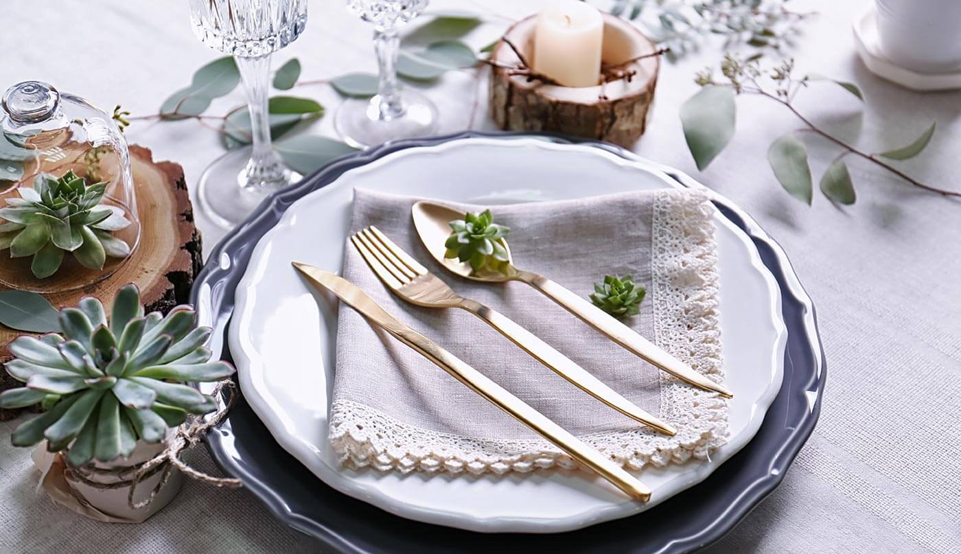 décoration de table avec des succulentes