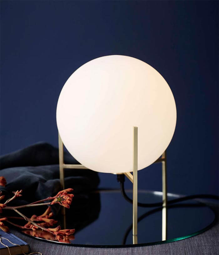 lampe de table en verre doré